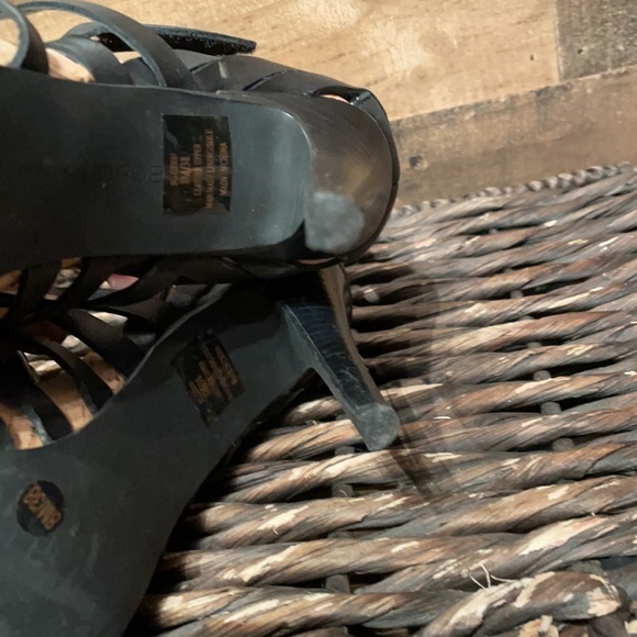 BCBGEneration Gerri Sandal size 8 EUC - Picture 14 of 14